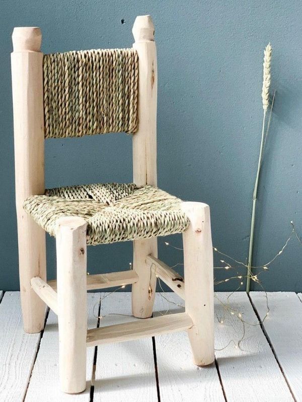 chaise-enfant-feuille-de-palmier-fabrication-artisanale-decoration-marocaine